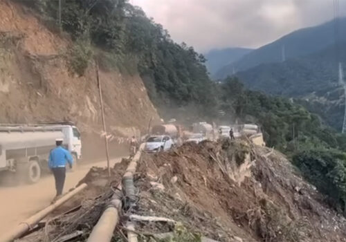 झ्याप्ले खोलामा मर्मतपछि सडक दुईतर्फी सुचारु