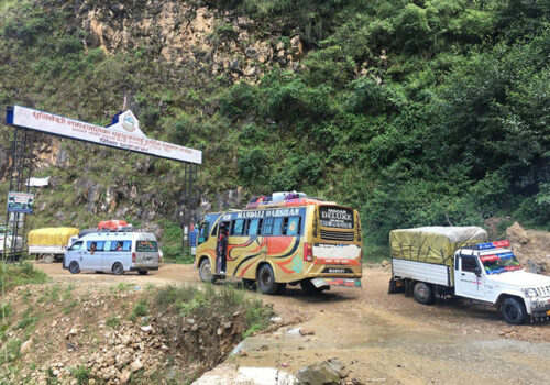 धार्के-सीतापाइला सडक भोलिदेखि १५ दिन बन्द !