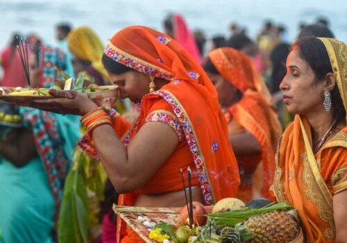उदाउँदो सूर्यलाई अर्घ्य दिएर छठको व्रत आज समापन हुँदै