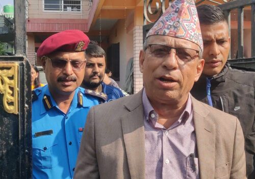 १६ दिनमा छुटेका पूर्वमन्त्री अधिकारीलाई श्रीमतीको जिम्मा लगाइयो