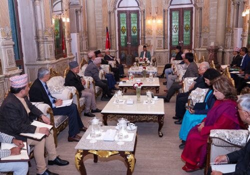 पुर्वप्रधानमन्त्रीहरुसंग ओलीले भने-‘चीन भ्रमणमा ऋणसम्बन्धी कुनै सम्झौता हुँदैन’