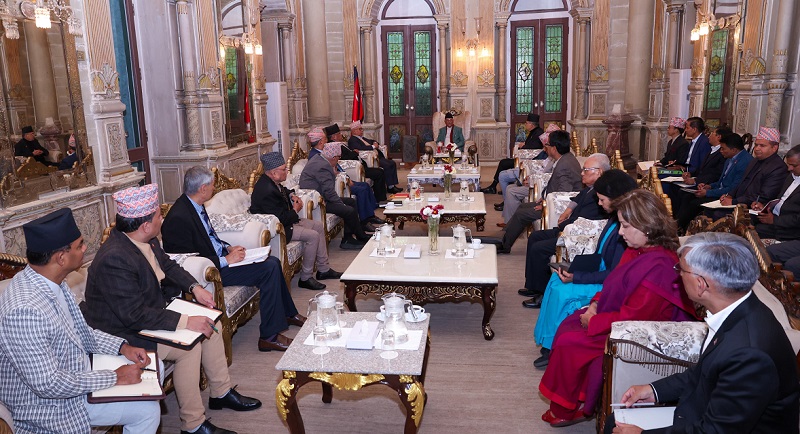 पुर्वप्रधानमन्त्रीहरुसंग ओलीले भने-‘चीन भ्रमणमा ऋणसम्बन्धी कुनै सम्झौता हुँदैन’