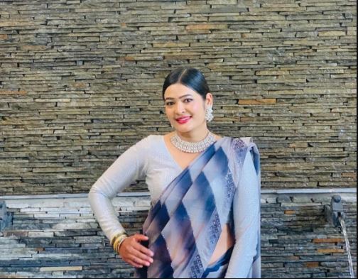 एमालेका नेता महरको जाहेरीपछि रश्मिला पक्राउ, अदालत परिसरमा विष सेवन गरेपछि अस्पताल