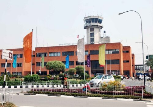 मलद्वारमा लुकाएर ल्याएको साढे तीन किलो सुनसहित चार विदेशी पक्राउ