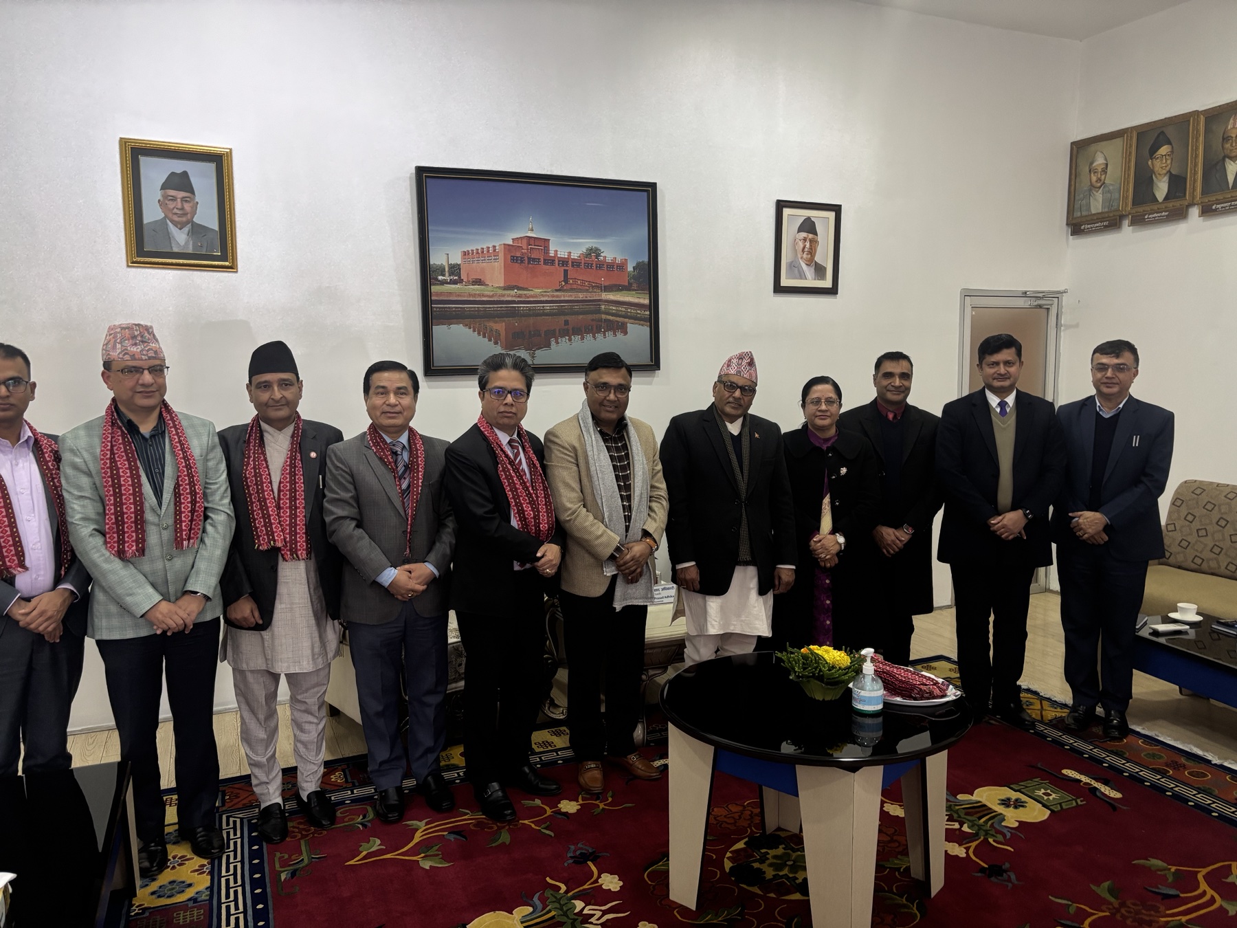 गभर्नरसँग बैंकर्स संघका नवनिर्वाचित कार्यसमिति सदस्यहरुबीच भेटवार्ता