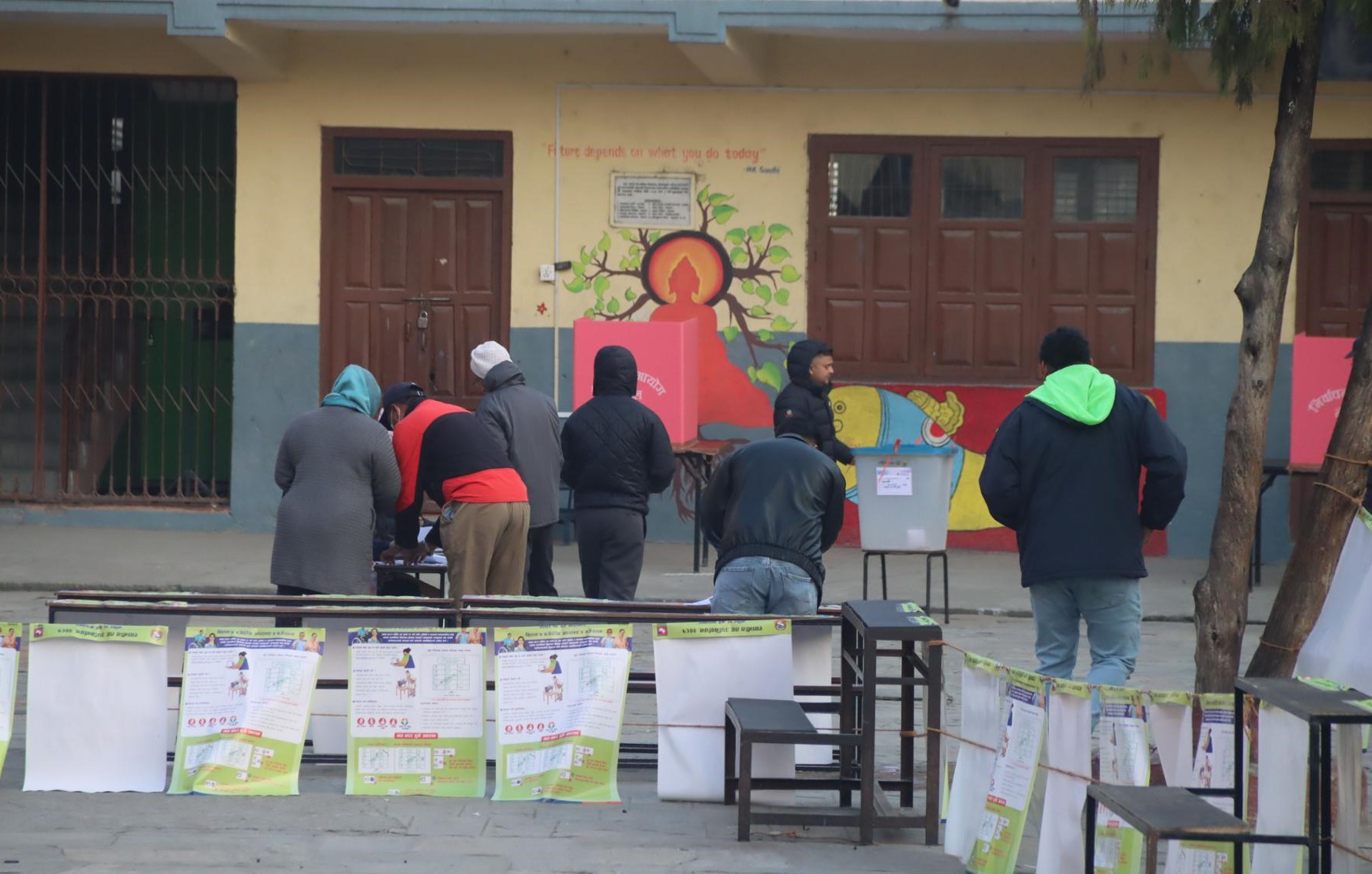 स्थानीय तह उपनिर्वाचन : ४१ पदका लागि मतदान सुरु