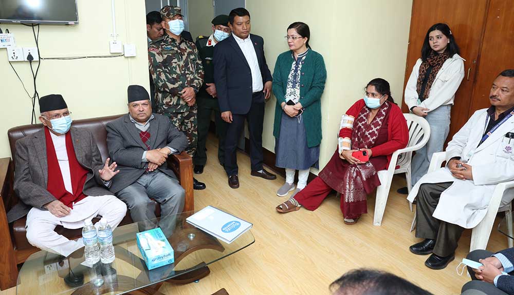 प्रधानमन्त्री ओलीले शिक्षण अस्पताल पुगेर राष्ट्रपति पौडेलको स्वास्थ्य अवस्था बुझे