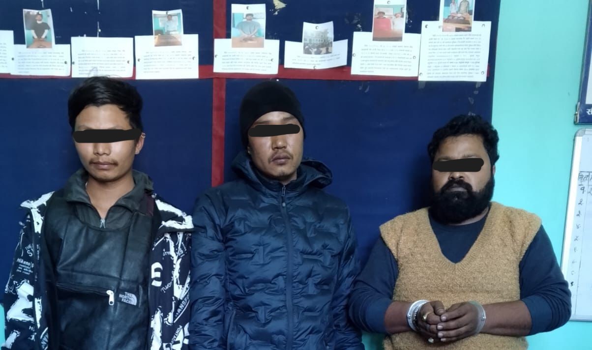 नागढुङ्गाबाट खैरो हेरोइनसहित तीन जना पक्राउ