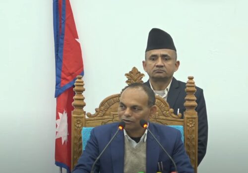 मधेस सरकारको ‘भाषा विधेयक’ मा सत्तारुढ सांसदकै विरोध, वैठक स्थगित