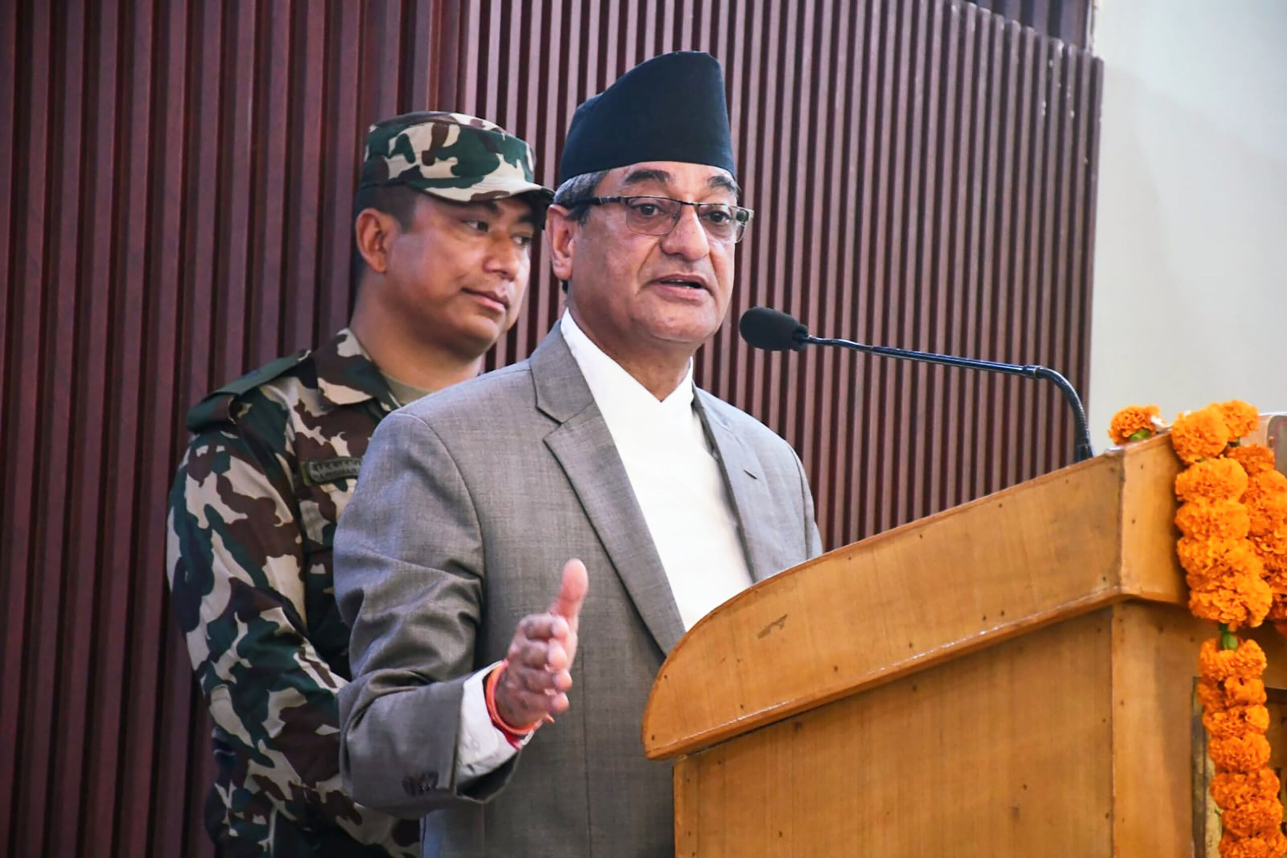 ‘यो सरकारको मुख्य उद्देश्य मुलुकको आर्थिक समृद्धि हो’ : गृहमन्त्री लेखक