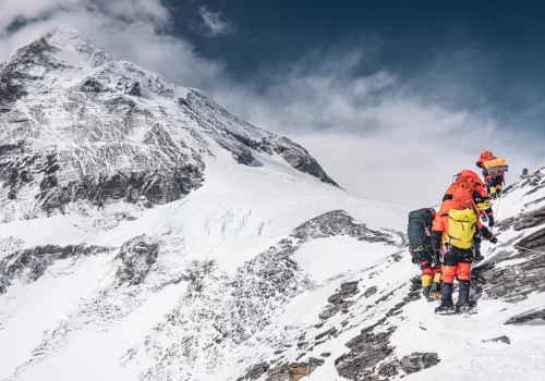 एक सातामा दुई सय २८ जना विदेशी पर्यटक सगरमाथा क्षेत्रमा प्रवेश