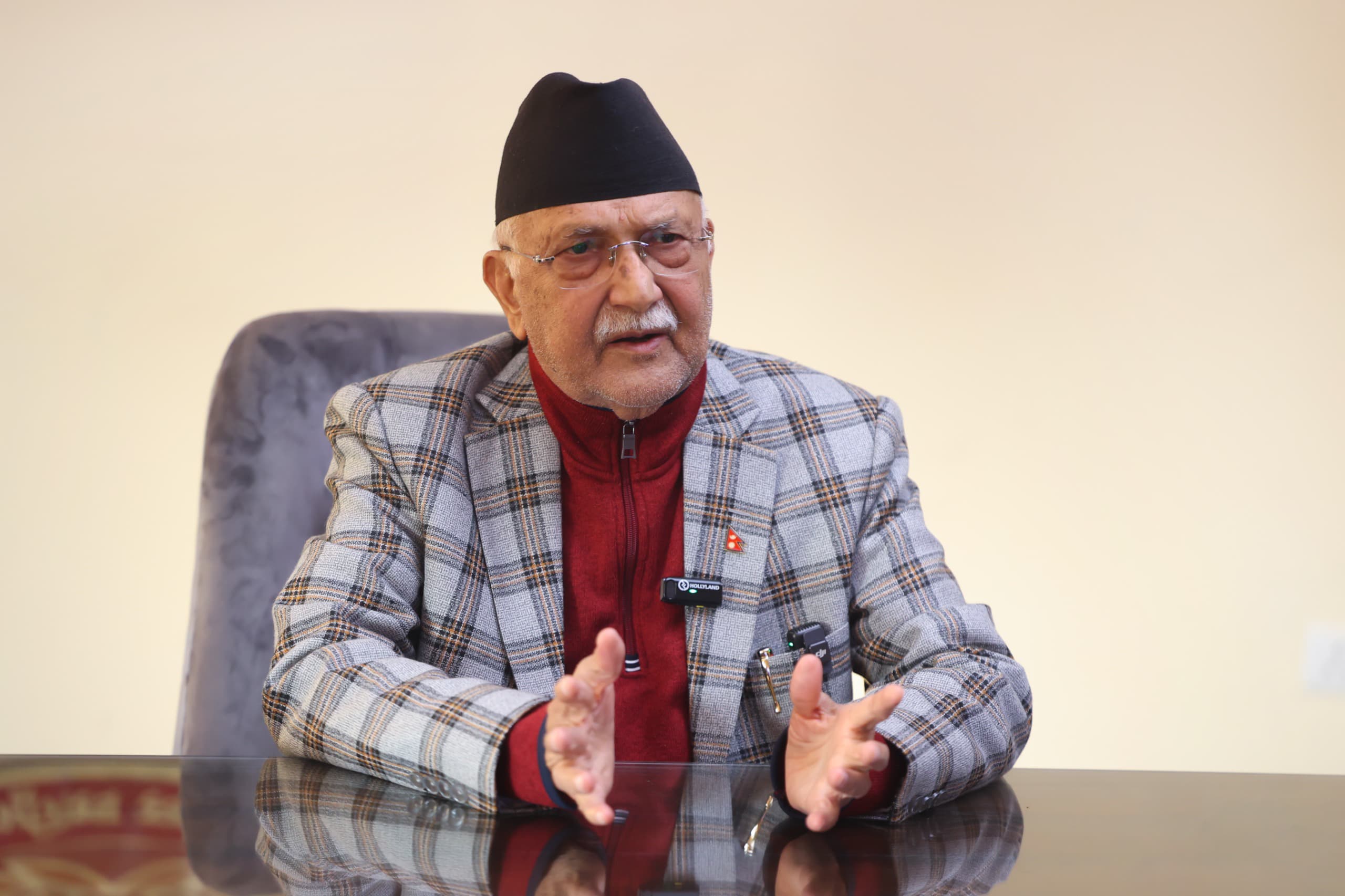 सुशासन र समृद्धिको यात्रामा साथ दिन कर्मचारीलाई प्रधानमन्त्रीको आग्रह