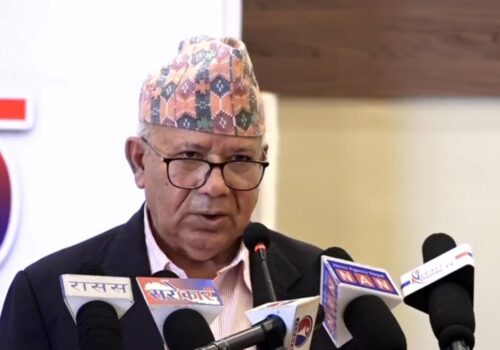 सरकार गतिहिन र यथास्थितिमा छ, विकल्प खोज्नुपर्छ : माधव नेपाल