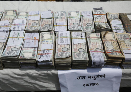 काठमाडौंबाट स्रोत नखुलेको ३९ लाख नगदसहित एक जना पक्राउ
