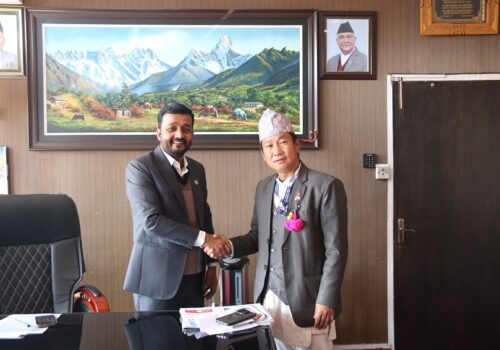 धरानको खानेपानीको समस्या समाधानमा प्रयास गर्ने मन्त्री यादवको प्रतिबद्धता