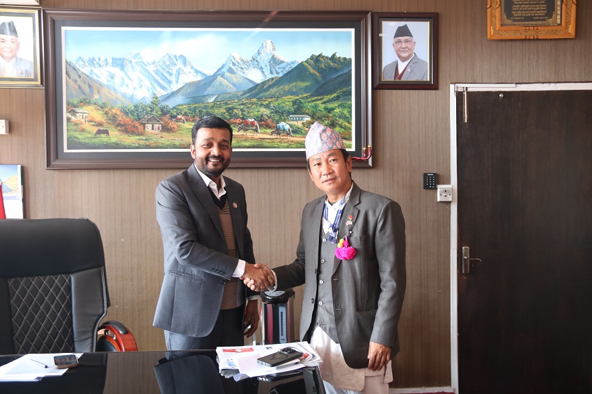 धरानको खानेपानीको समस्या समाधानमा प्रयास गर्ने मन्त्री यादवको प्रतिबद्धता