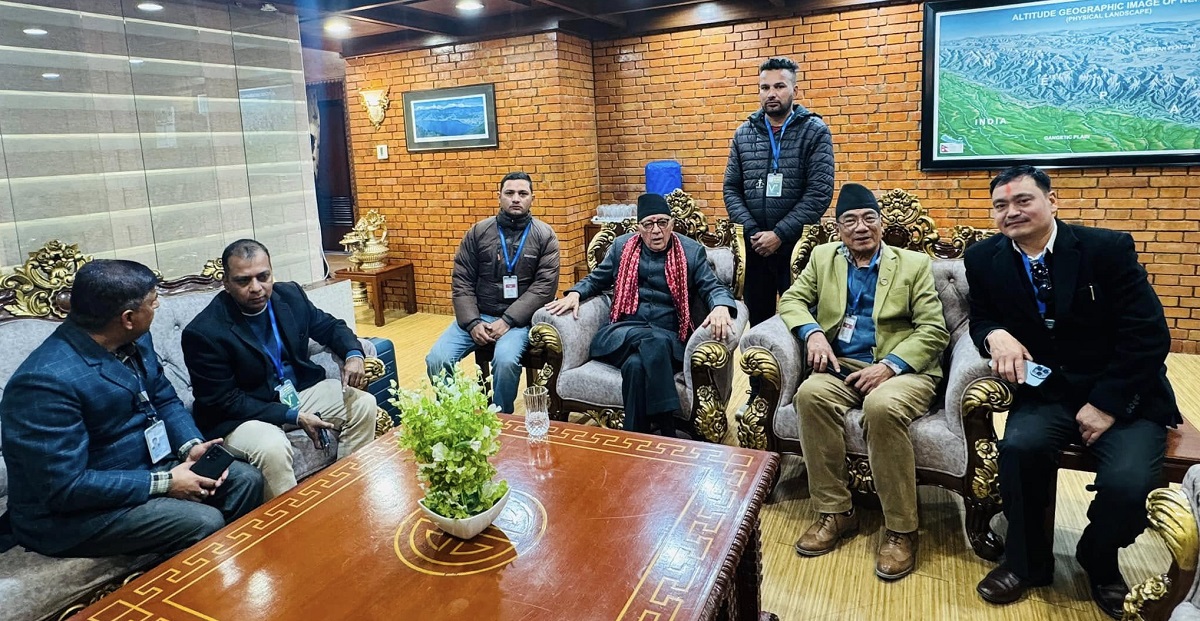 नेपाली कांग्रेसका नेता डा. शेखर कोइराला बेलायत प्रस्थान