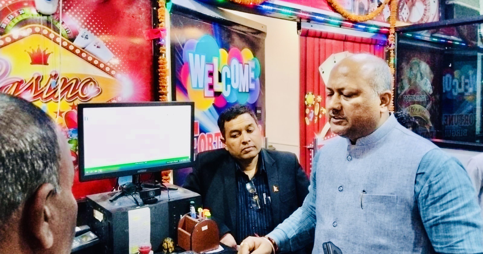 मधेश प्रदेशका मुख्यमन्त्री सतिश सिंहद्वारा वीरगंजको आदर्शनगरस्थित दुईटा क्यासिनोको छड्के अनुगमन