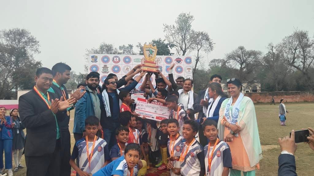 राज होजियारी ईन्टर स्कुल जुनियर फुटबल प्रतियोगिताको उपाधि लिटिल फ्लावर स्कुलले जित्यो