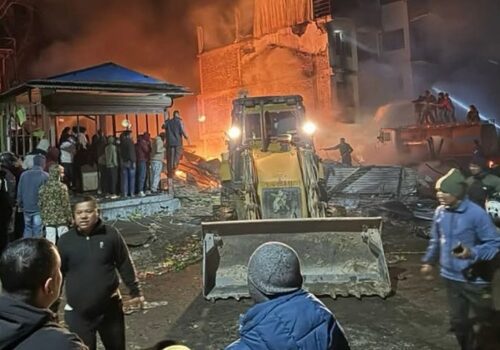 हलेसीमा लागेको आगो ४ घण्टापछि नियन्त्रणमा आयो,ठूलो मात्रामा धनमाल जलेर नष्ट