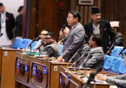 सरकारले शहीद मार्गको रकम काटेको भन्दै संसदमा वर्षमानको आपत्ति