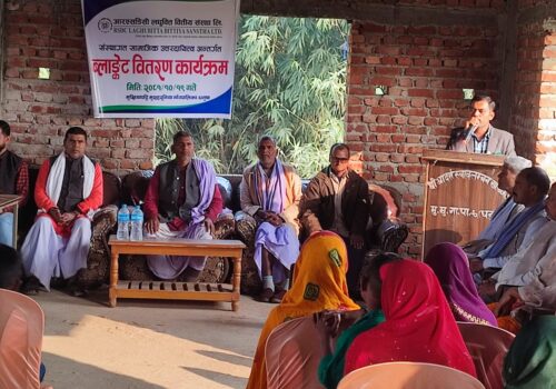 आदर्श स्वावलम्बनको पहलमा ४३ विपन्न परिवारलाई ब्लाङ्केट वितरण