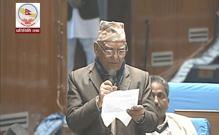 संसदमा केसीले भने–अमेरिकाले नेपालीलाई पनि हत्कडी लगाएर डिपोर्ट नगरोस्