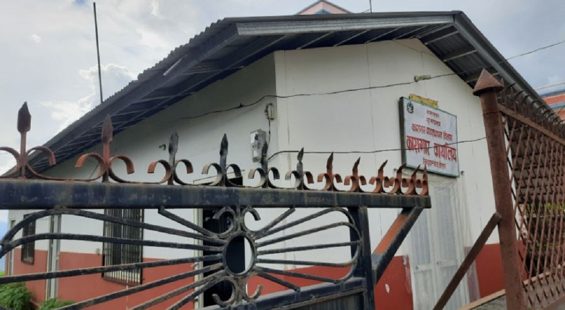 सिन्धुपाल्चोकमा भूकम्पका कारण कैदीको हात भाँचियो, अरु क्षतिको विवरण बुझिँदै