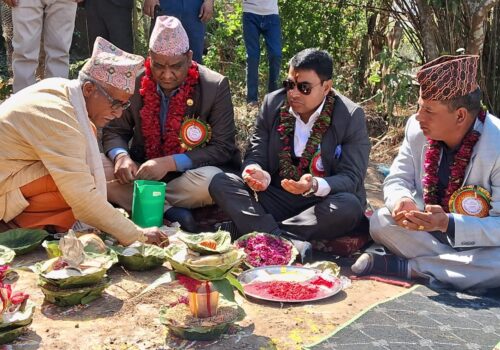 दुल्लू नगरपालिकामा नेपाल राष्ट्रिय मावीको बहुउद्देश्यीय भवन निर्माणको शिलान्यास