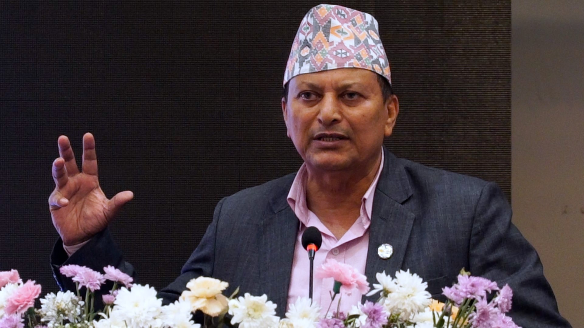 ‘ऋण तिर्नुपर्दैन, तिर्दैनौं भन्नेलाई कारवाही गर्छौँ’ : सहकारी मन्त्री अधिकारी