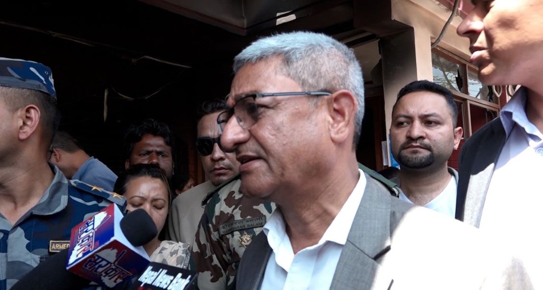 कुनै पनि नाममा हुने संविधान विरोधी गतिविधि स्वीकार्य छैन् : गृहमन्त्री लेखक