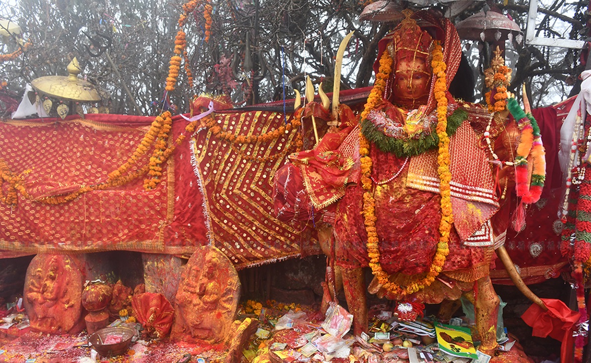 ताप्लेजुङको प्रसिद्ध तीर्थस्थल पाथिभरा मन्दिर जाने सिजन सुरु
