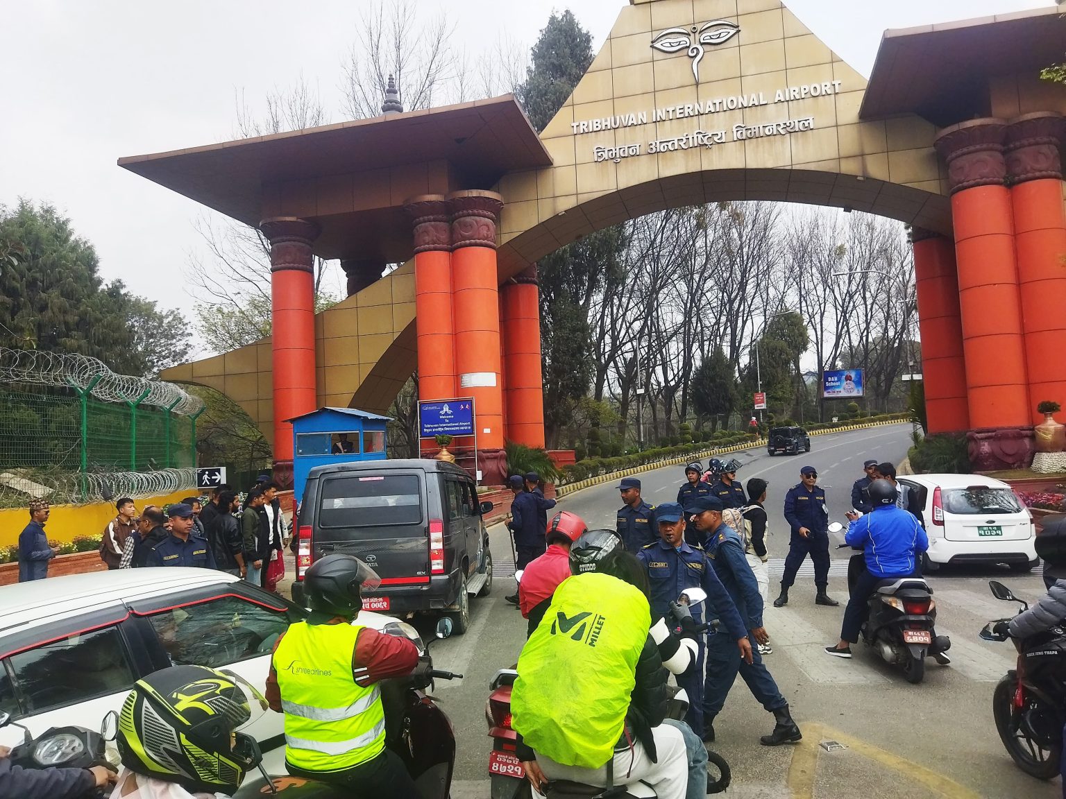 त्रिभुवन विमानस्थल प्रवेशमा कडाइ, सडक एकतर्फी बनाइयो