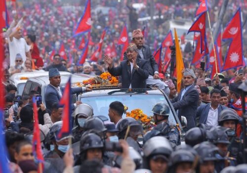 पूर्वराजा ज्ञानेन्द्रको काठमाडौंमा भव्य स्वागत (तस्बिरहरू)