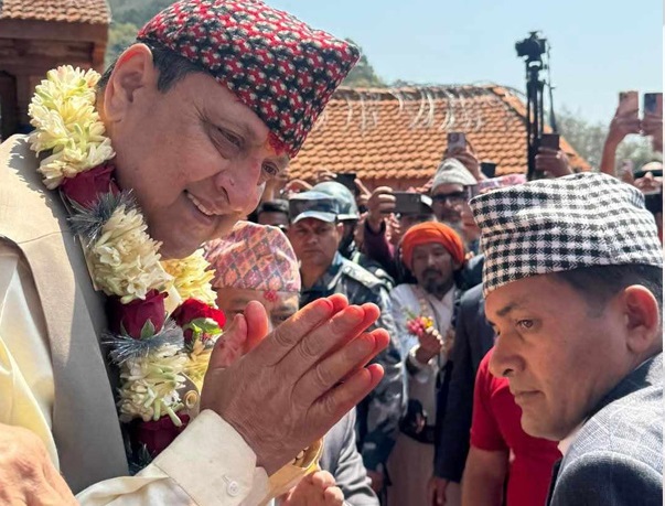पूर्वराजा ज्ञानेन्द्रले गरे गोरखकाली मन्दिरमा पूजाअर्चना, अब राजावादीहरु अझ सक्रिय हुने