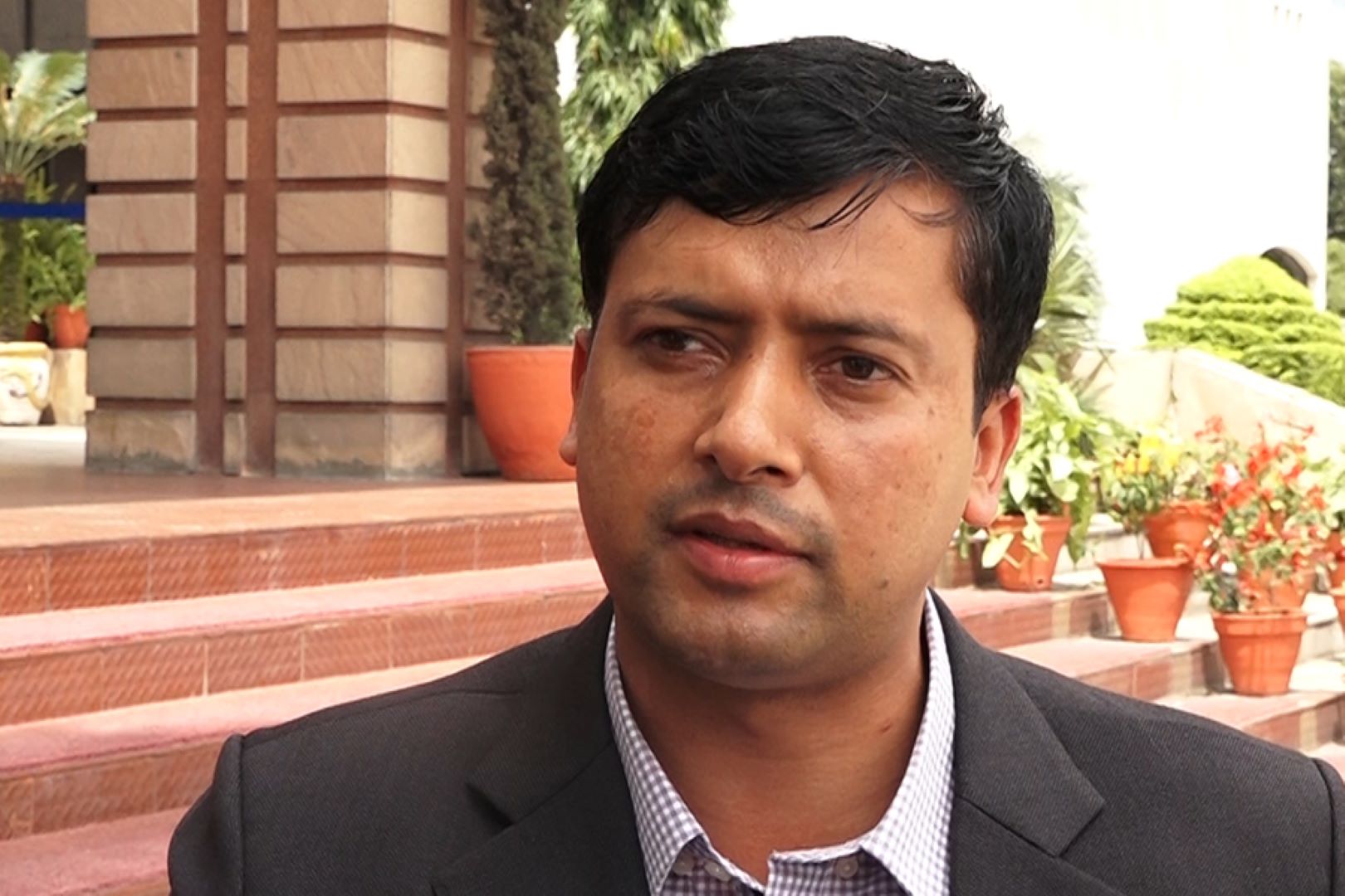 कुलमानको विषयमा प्रधानमन्त्री हाउसमा आउँदैनन् : प्रमुख सचेतक बर्तौला