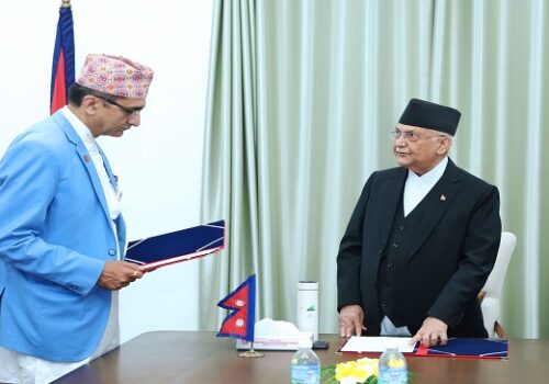 केयूका नव नियुक्त उपकुलपतिको शपथ