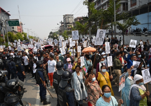 कुलमानको पुनर्बहाली र मन्त्री खड्काको राजीनामा माग्दै प्रदर्शन