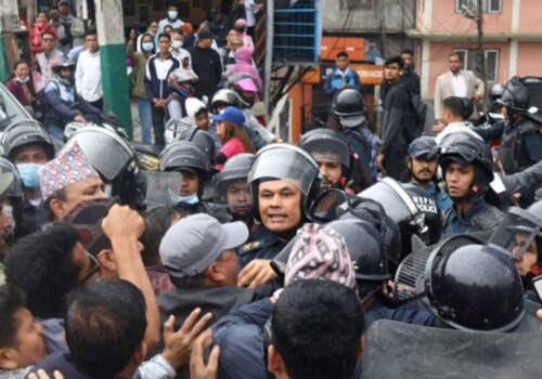 बानेश्वरमा शिक्षक र प्रहरीबीच धकेलाधकेल