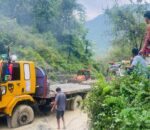 भारी वर्षाले कोशी लोकमार्ग अवरुद्ध, सतर्कता अपनाउन आग्रह