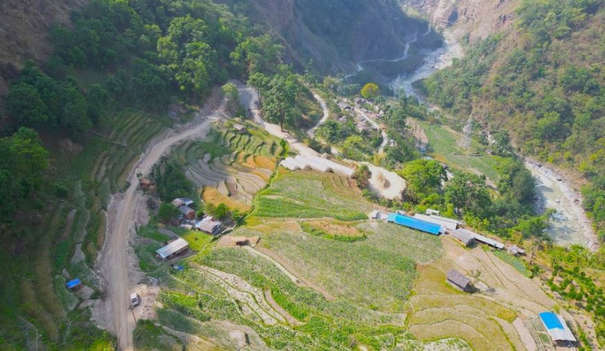 ट्र्याक खुलेको १४ वर्षपछि सडक स्तरोन्नति