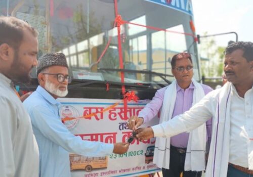 स्थानीयवासीको सहयोगमा विद्यालयलाई बस हस्तान्तरण