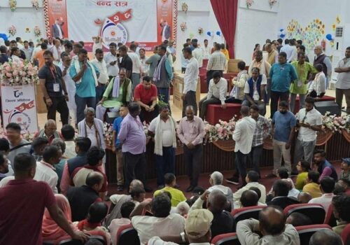 एमाले धनुषामा हानाहान र कुर्सी तोडफोड ! पाँच जना नेता घाइते